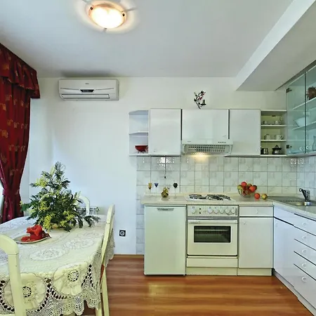 Beautiful In With Kitchen Apartment Tar-Vabriga