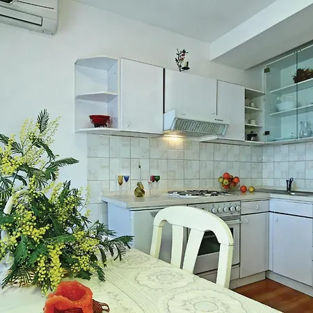 Beautiful In With Kitchen Tar-Vabriga