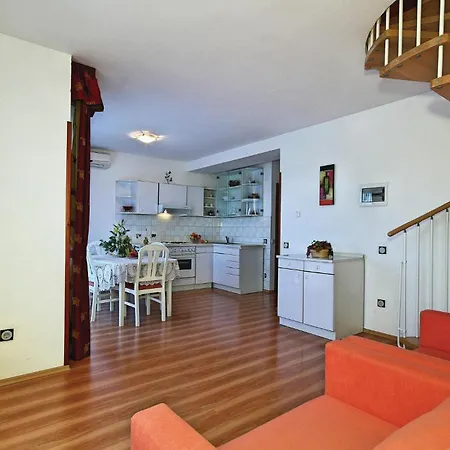 Beautiful In With Kitchen Apartament Tar-Vabriga