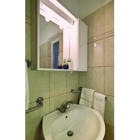 Beautiful In With Kitchen Apartament